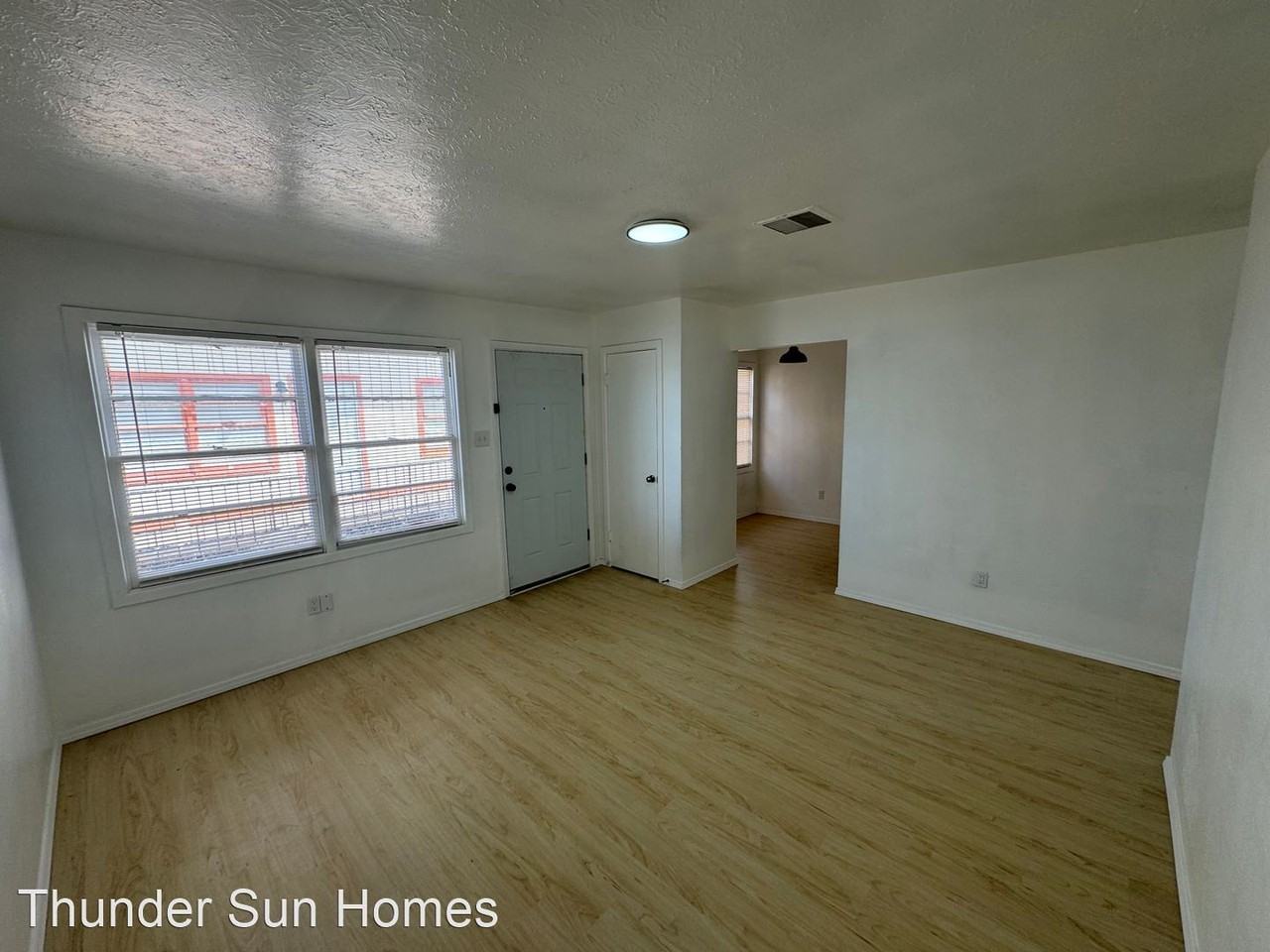 5005 Ave W - Photo 3 of 19