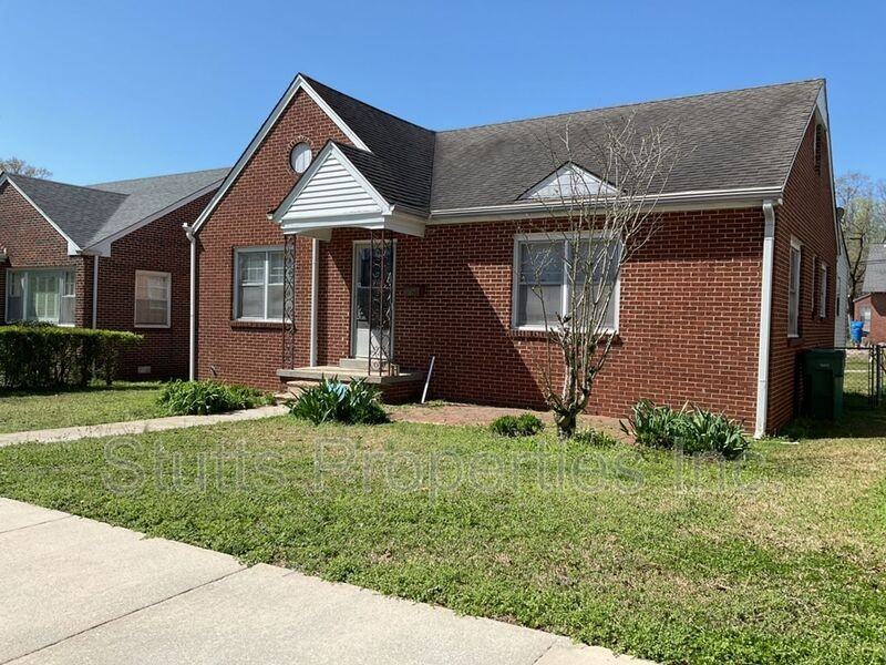 1109 N Nashville Ave - Photo 2 of 14