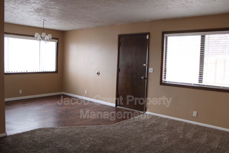 2215 Gail Dr - Photo 5 of 23