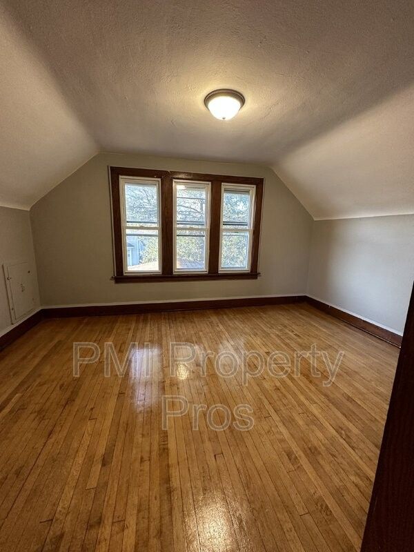 2710A W Melvina St - Photo 3 of 6