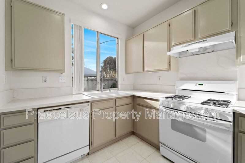 8265 Gold Coast Dr #4 - Photo 7 of 33