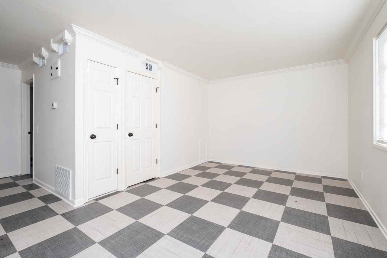 623 Sherman St - Photo 2 of 24