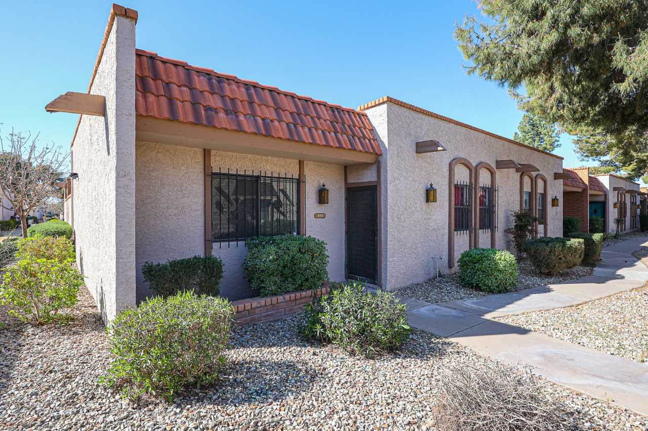 953 N Revere - Photo 2 of 23