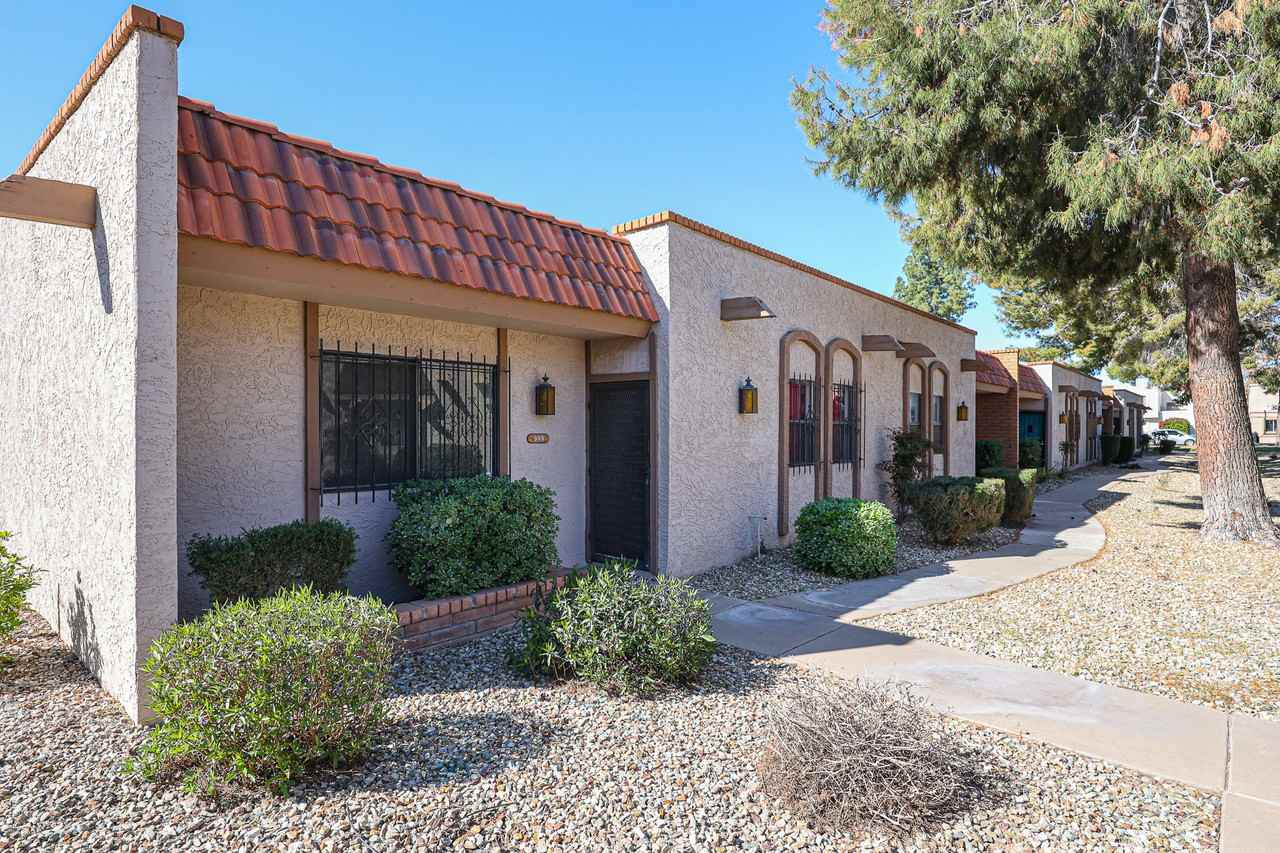 953 N Revere - Photo 3 of 23