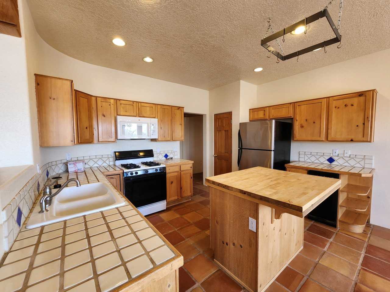 8 Lauro Rd - Photo 2 of 26