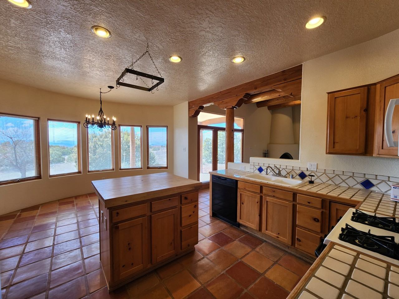 8 Lauro Rd - Photo 3 of 26