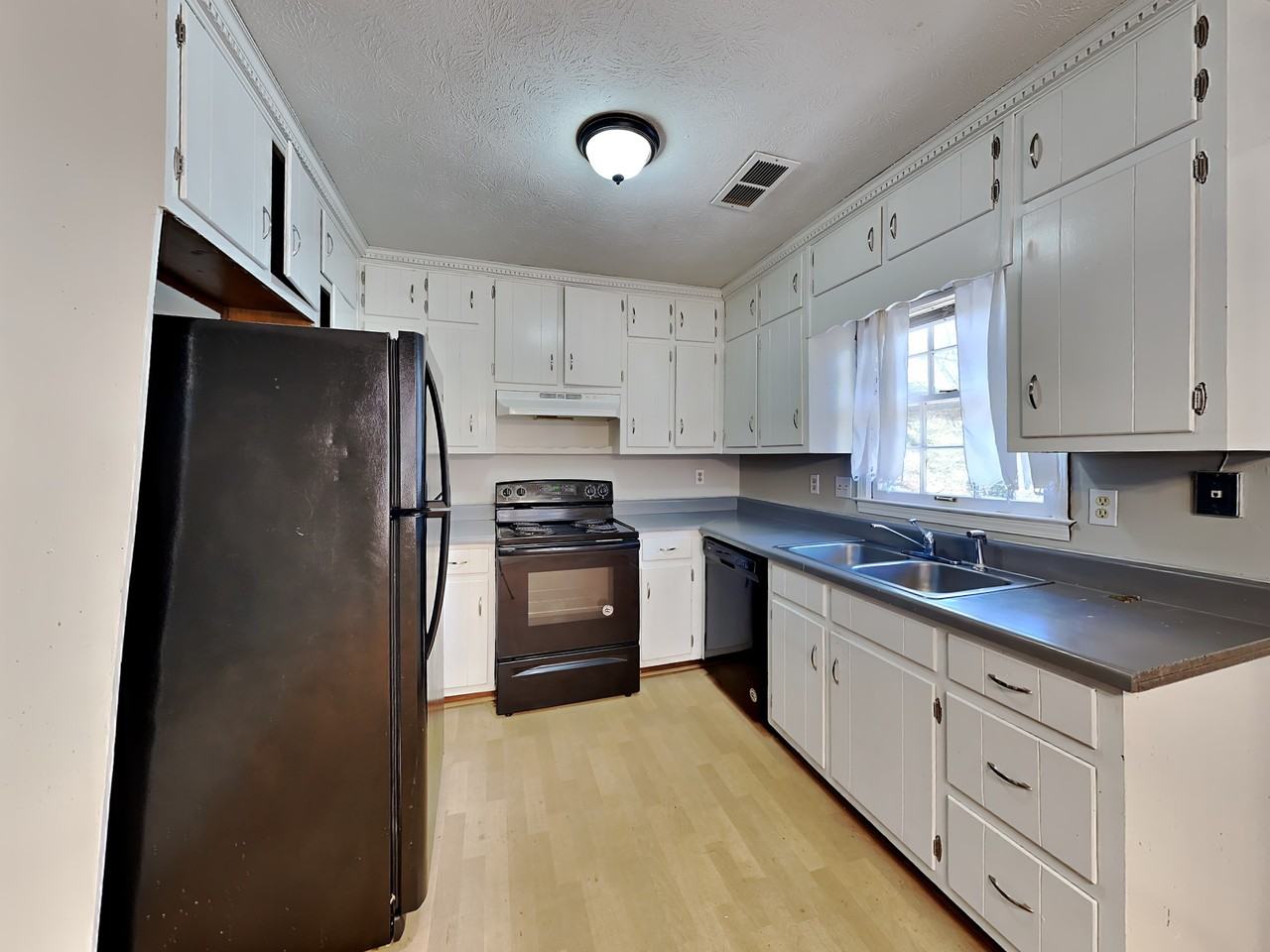 2124 Golfview Dr Se - Photo 4 of 16