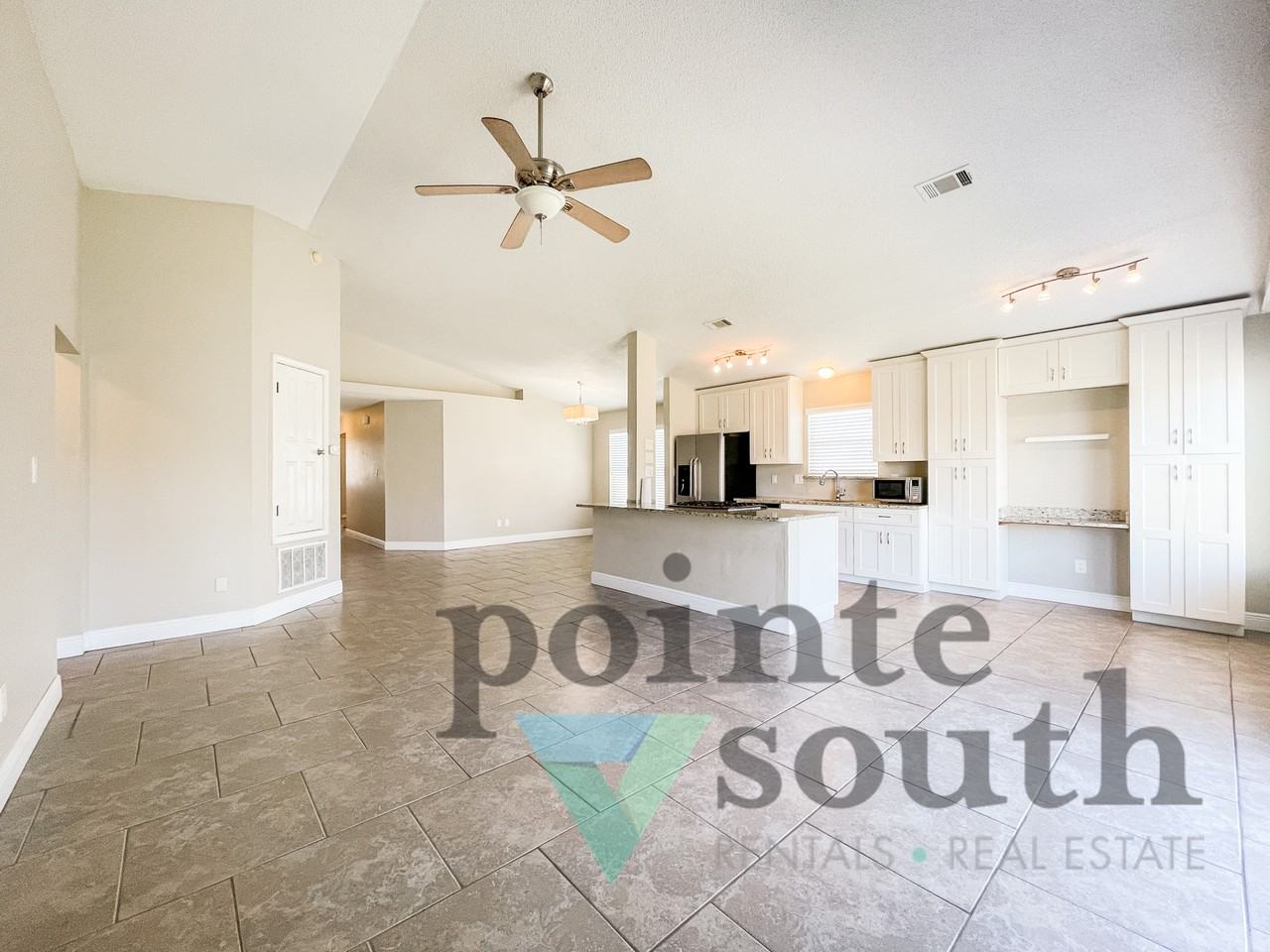 330 Mizzen Ln - Photo 3 of 23