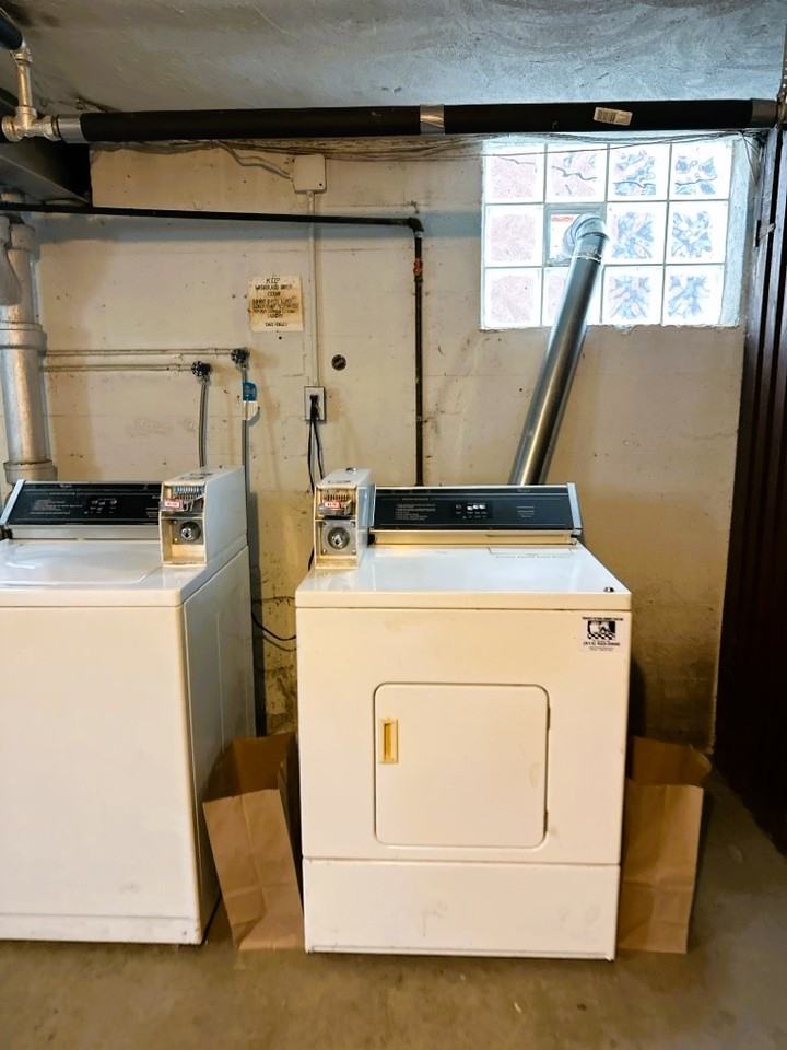 1087 Grand Ave - Photo 2 of 6