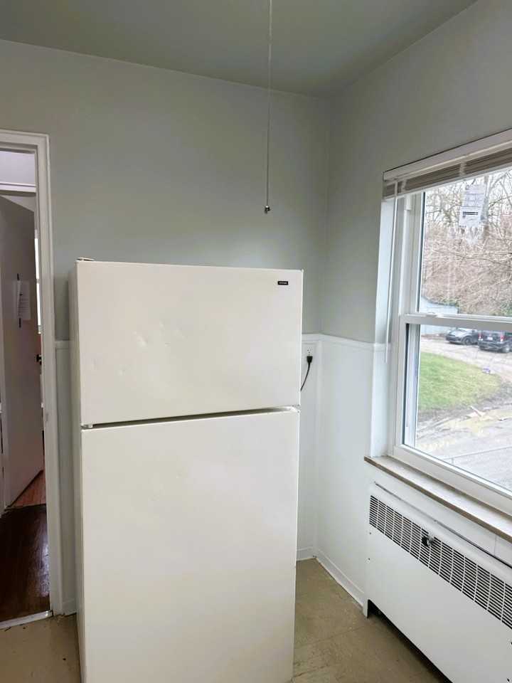 1087 Grand Ave - Photo 3 of 6