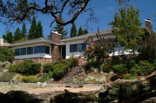 3251 Cobblestone Dr - Photo 2 of 21