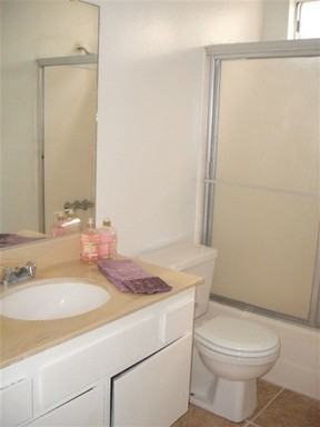 1648 Del Amo Blvd - Photo 3 of 5