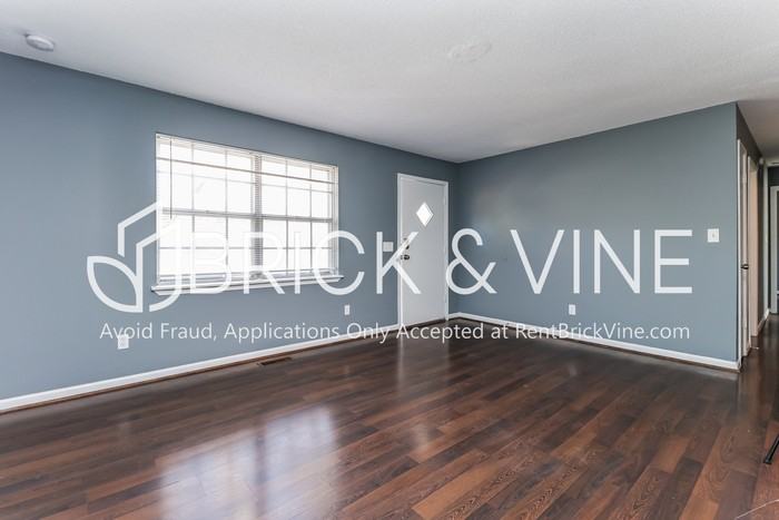 721 14th Ave Nw - Photo 3 of 18