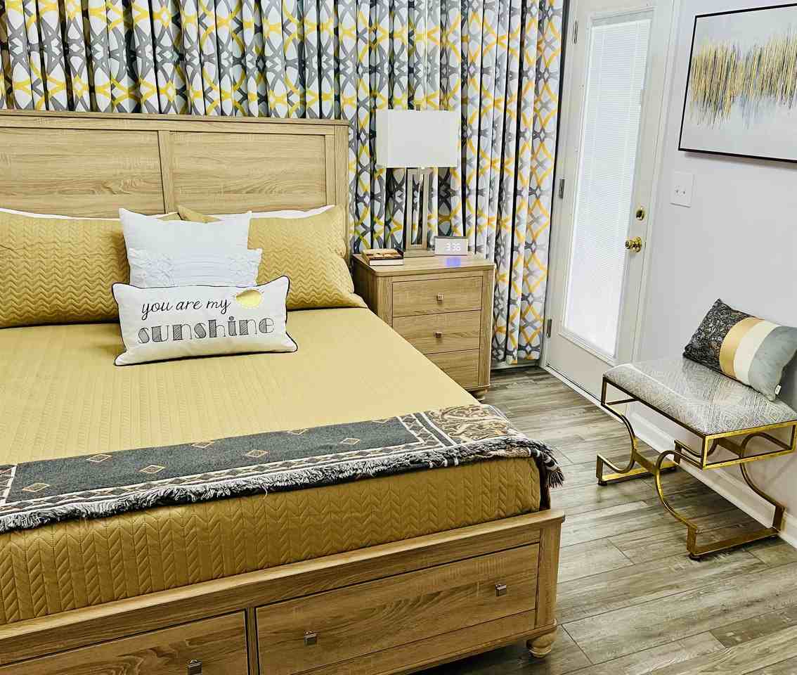 325 Pendleton St Nw #325 - Photo 5 of 15