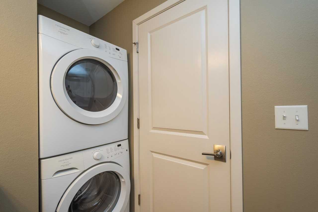 203.5 6th Street #5 - Photo 3 of 15