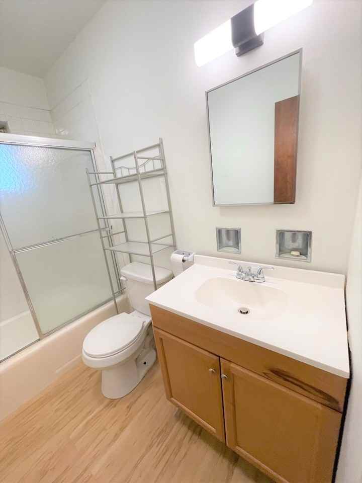 6350 Forward Ave #17 - Photo 4 of 57