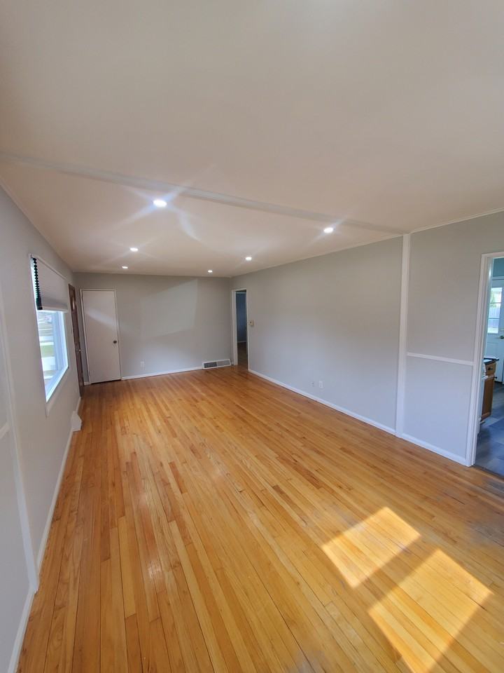 5934 N Lydell Ave - Photo 2 of 22