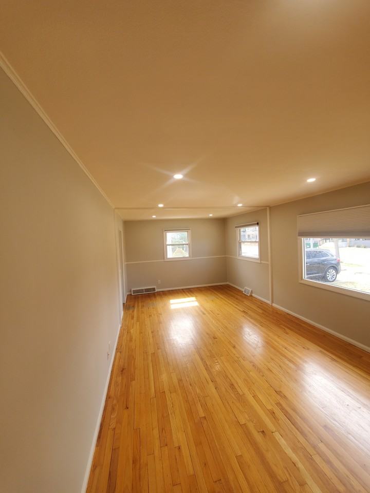 5934 N Lydell Ave - Photo 3 of 22