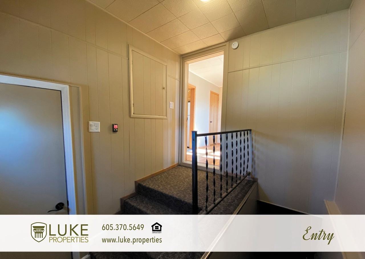 205 1/2 N French Ave - Photo 2 of 14