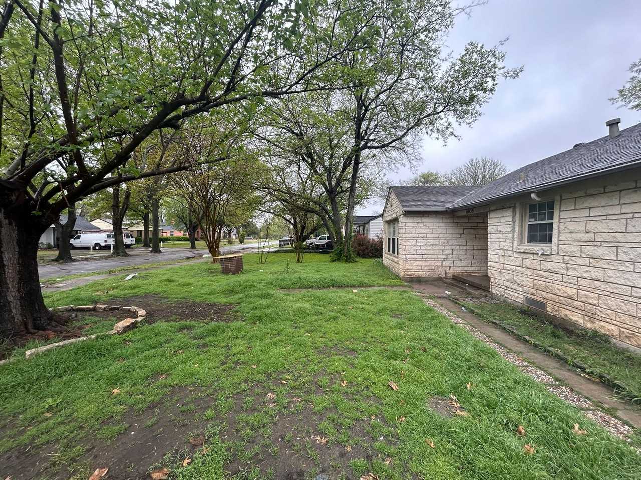 6035 Overlook Dr - Photo 3 of 18