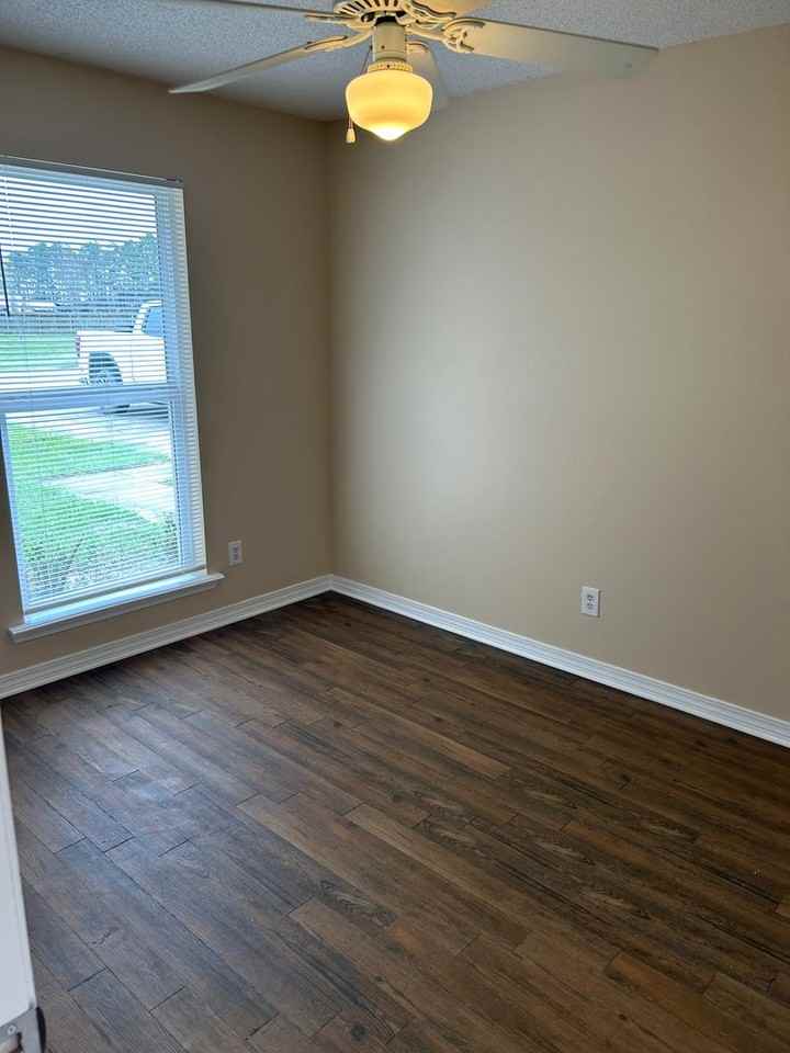14817 Chase Ct - Photo 2 of 14