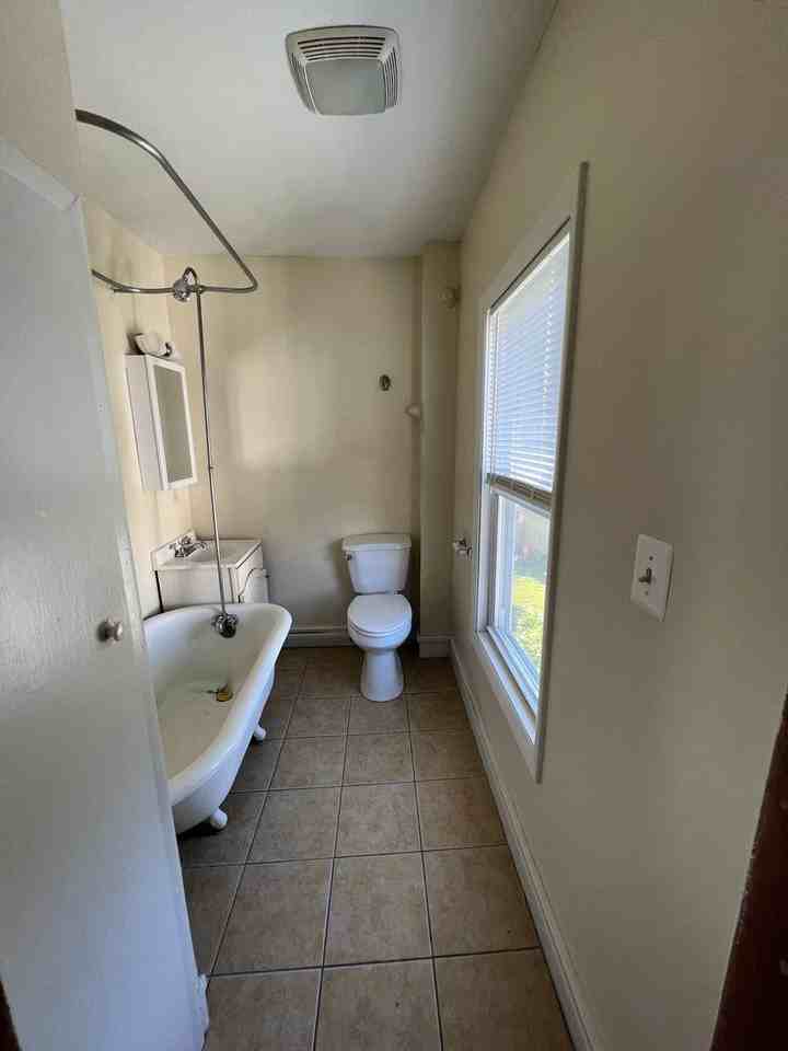 32 Laurel Avenue - Photo 3 of 5