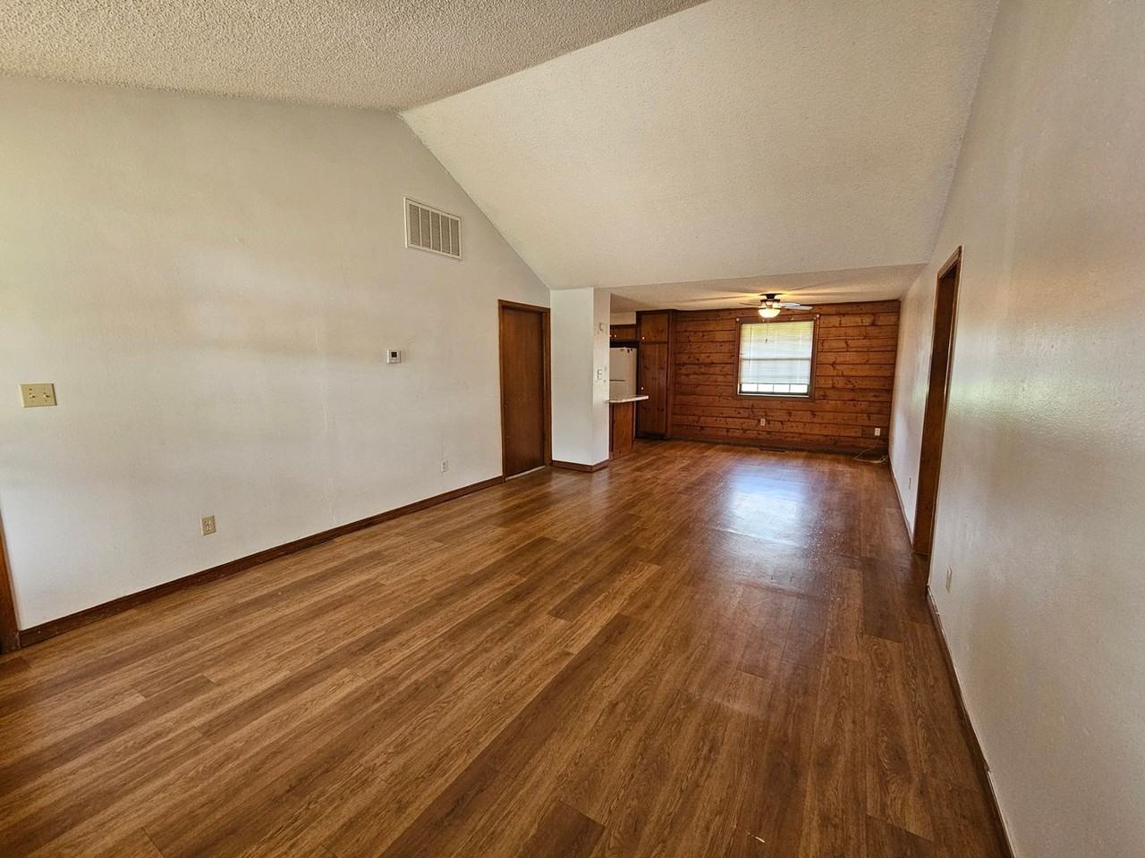 503 E Maple - Photo 3 of 15