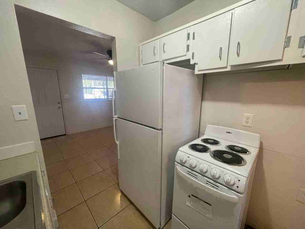 1000 East Magnolia Avenue - Photo 2 of 9