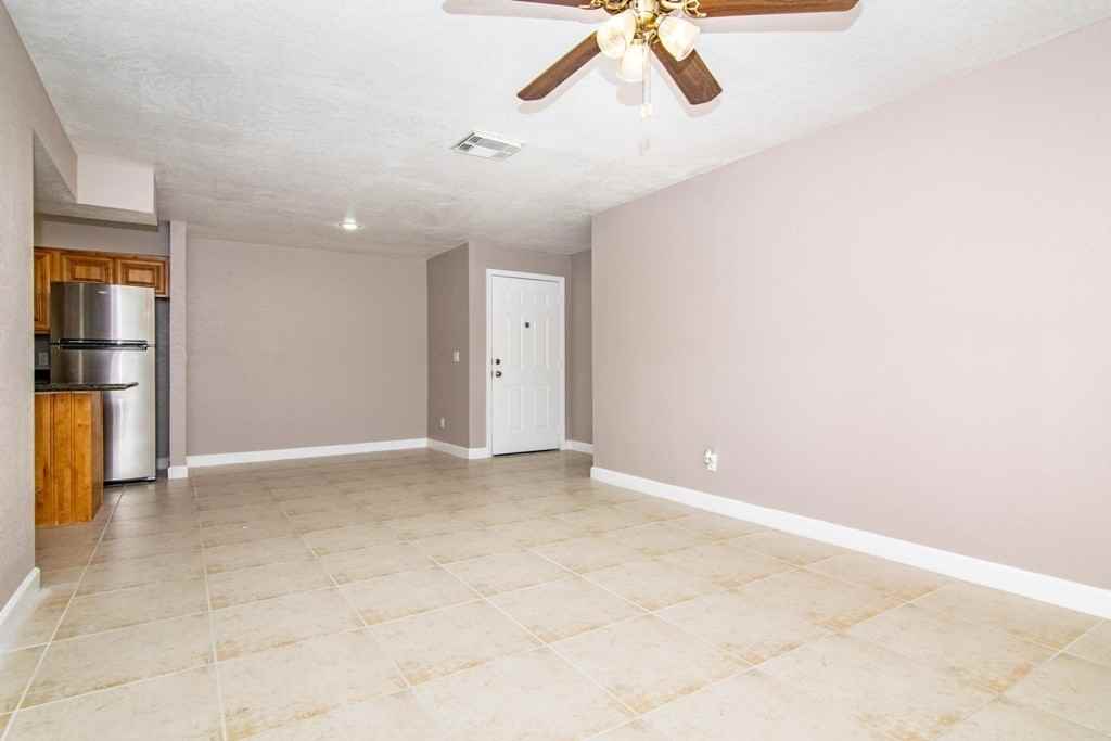 210 Red Cedar Pl - Photo 3 of 13