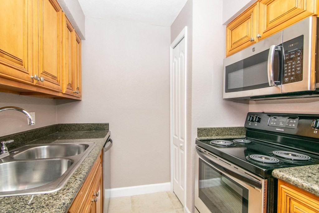 210 Red Cedar Pl - Photo 5 of 13