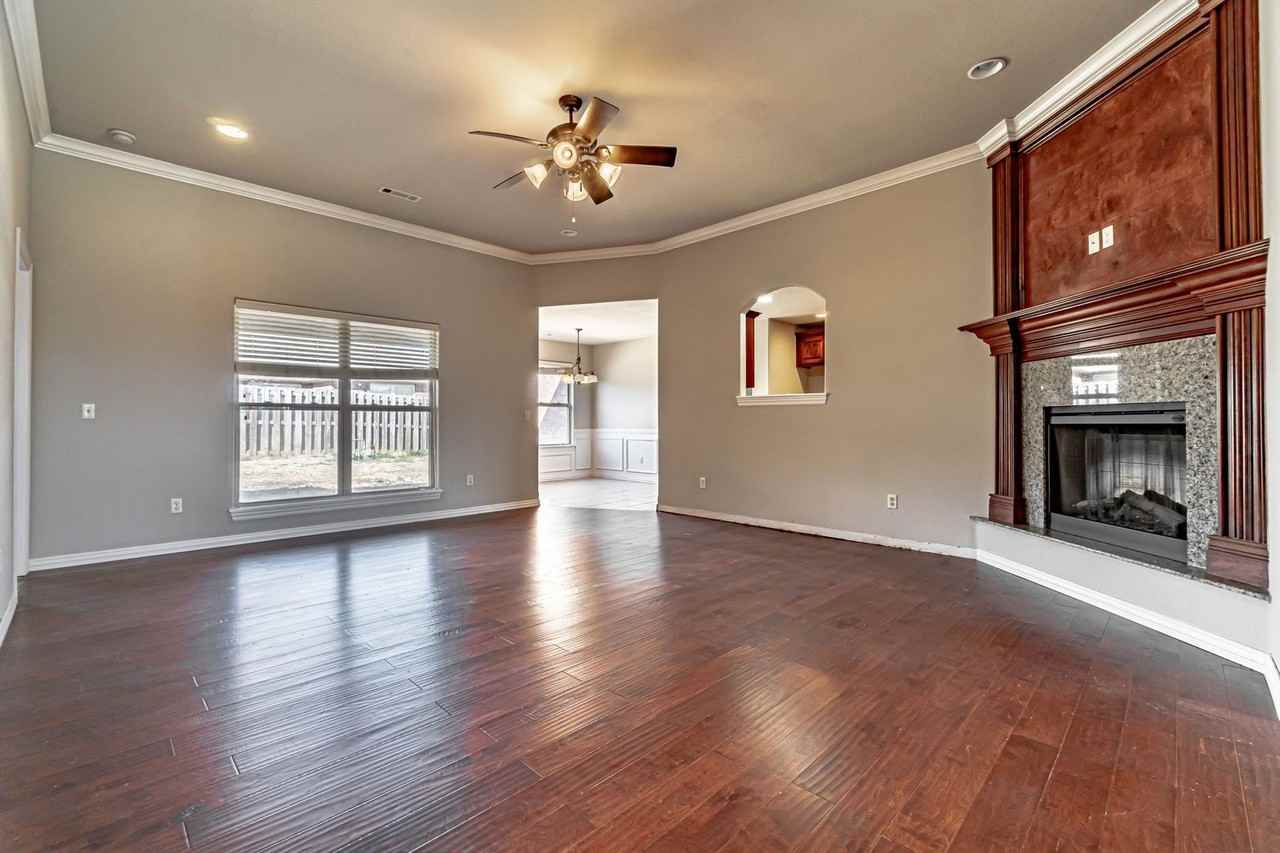 1161 Coventry Ln - Photo 3 of 20