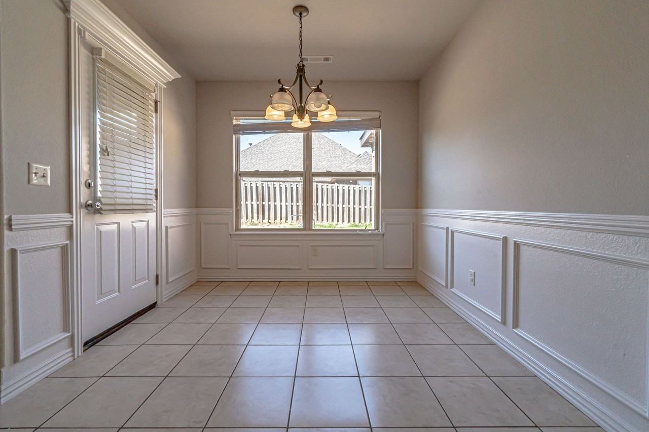 1161 Coventry Ln - Photo 6 of 20