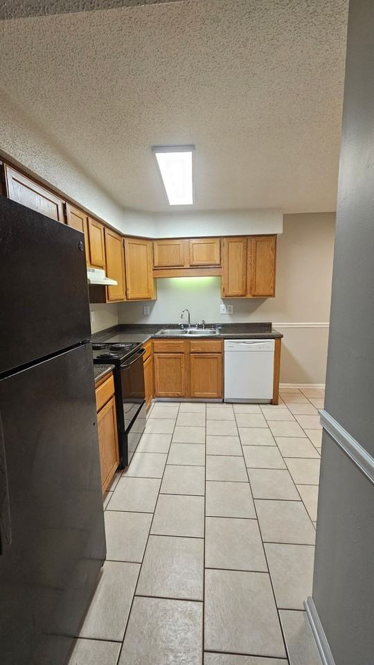 Calvary Park Apartments - Photo 3 of 10