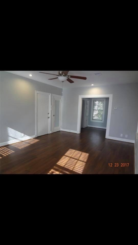 914 20th St #C - Photo 2 of 8