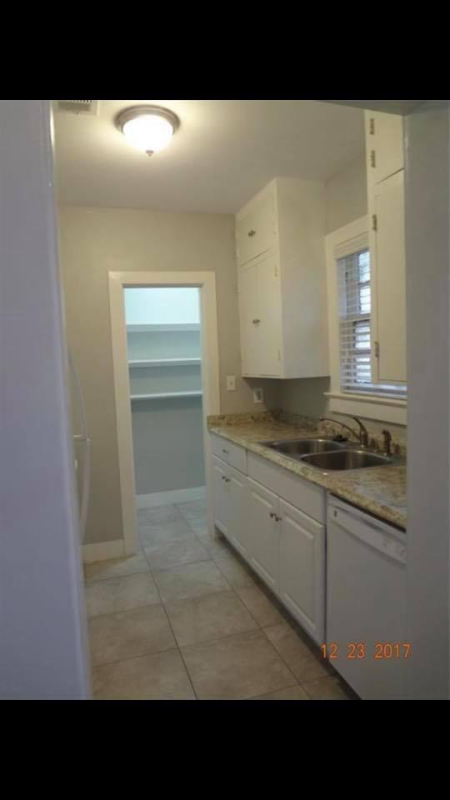 914 20th St #C - Photo 5 of 8