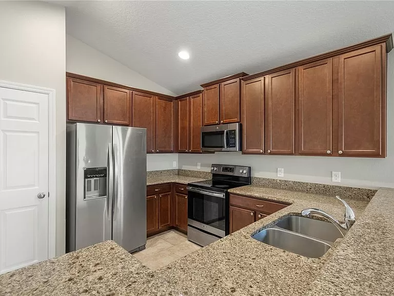 283 Sparrow Hawk Dr - Photo 2 of 15