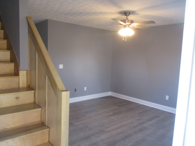 1420 Commerce - Photo 2 of 6