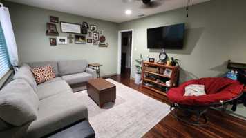 featured image of 906 Penrod Dr