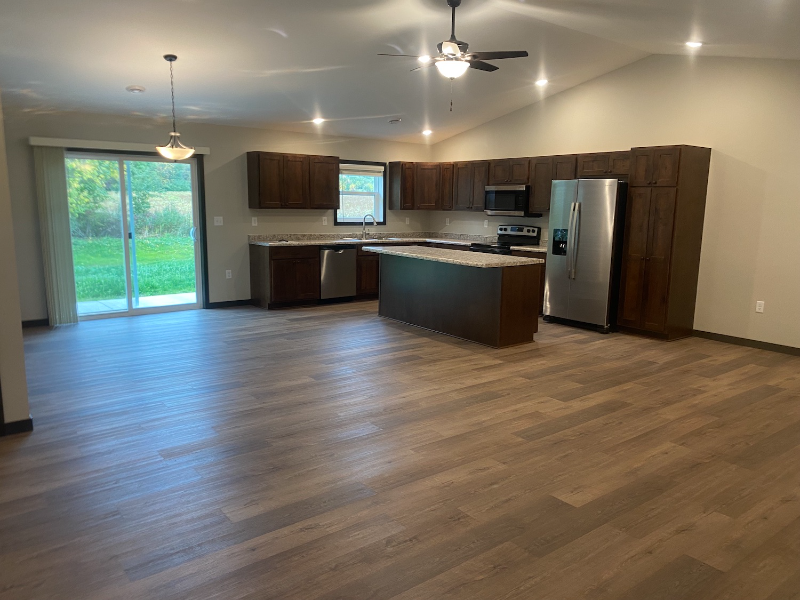 1010 Crown Ave - Photo 2 of 14