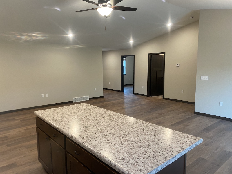 1010 Crown Ave - Photo 3 of 14