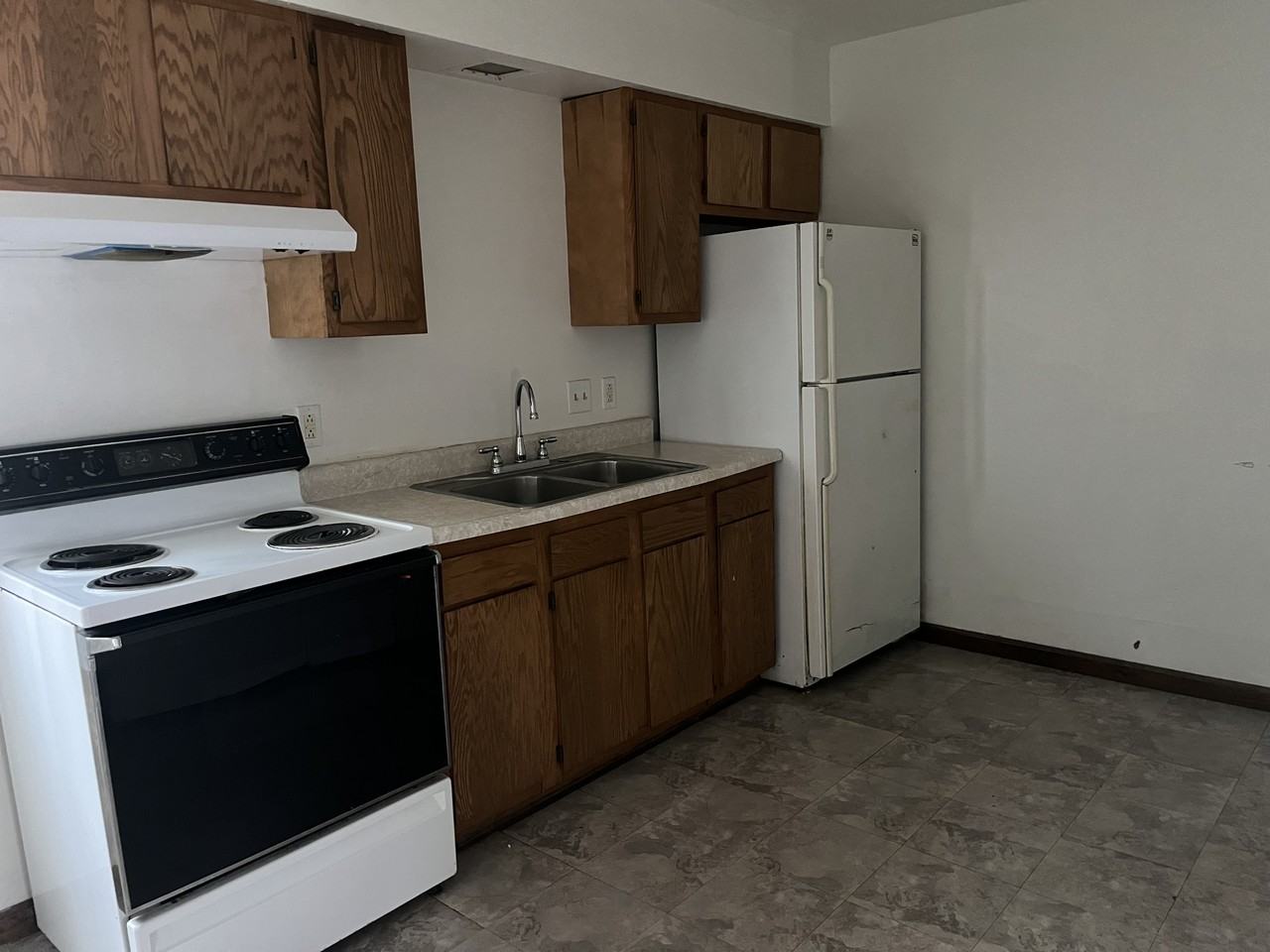 529 Hoyt St #3 - Photo 2 of 6