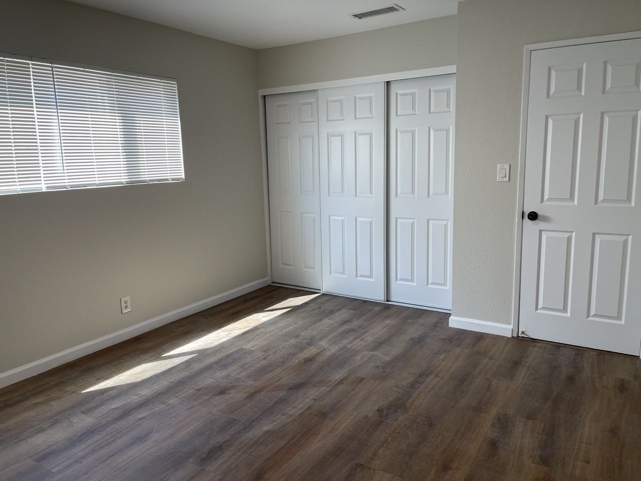 13603 Barlin Ave #NA - Photo 3 of 27