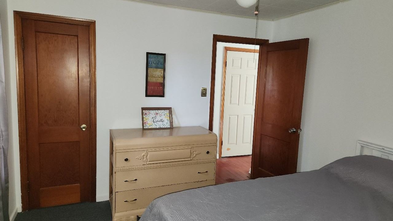 406 Marshall St #NA - Photo 5 of 13