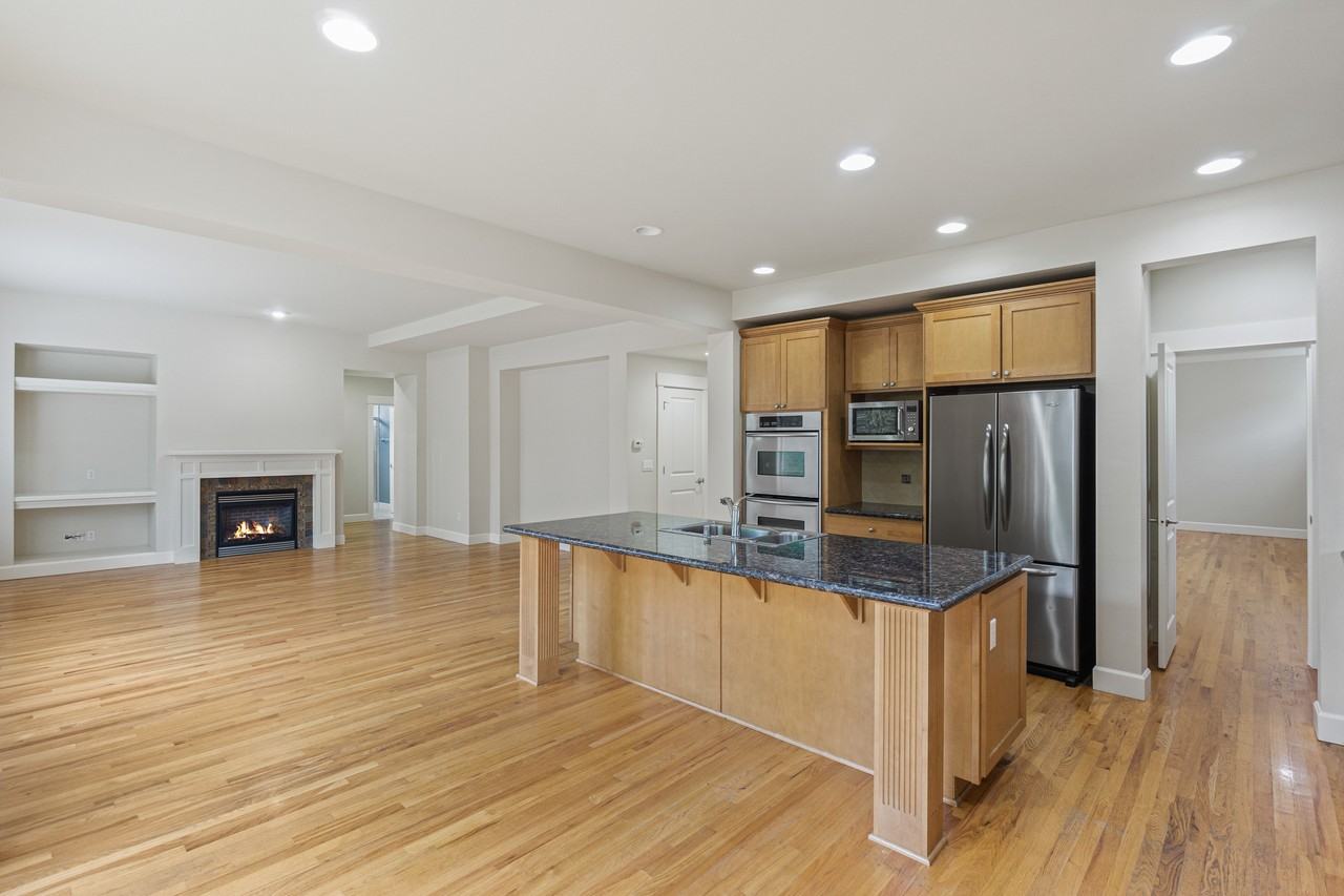 17212 Ne 117th Way #1 - Photo 2 of 35