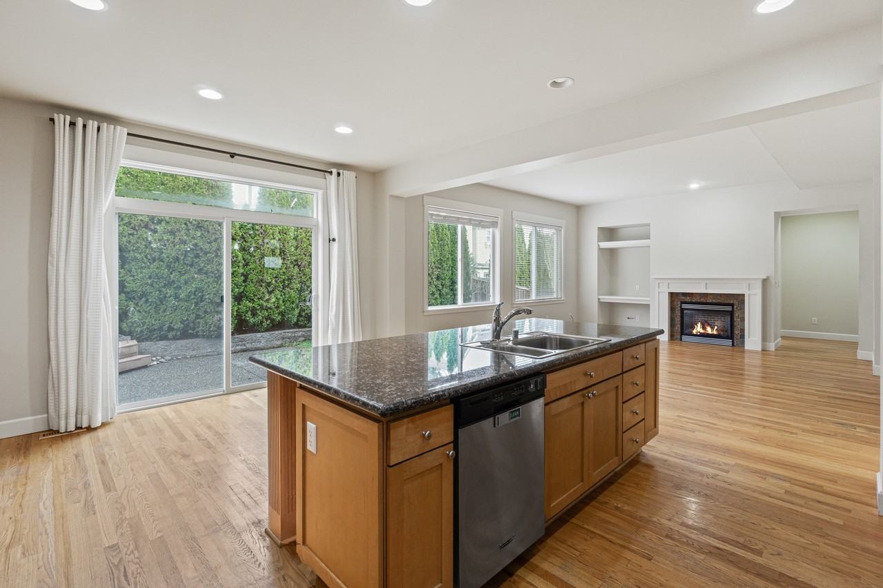 17212 Ne 117th Way #1 - Photo 4 of 35