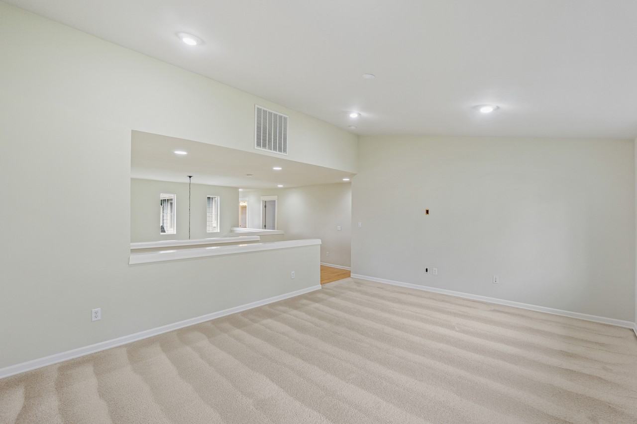 17212 Ne 117th Way #1 - Photo 5 of 35