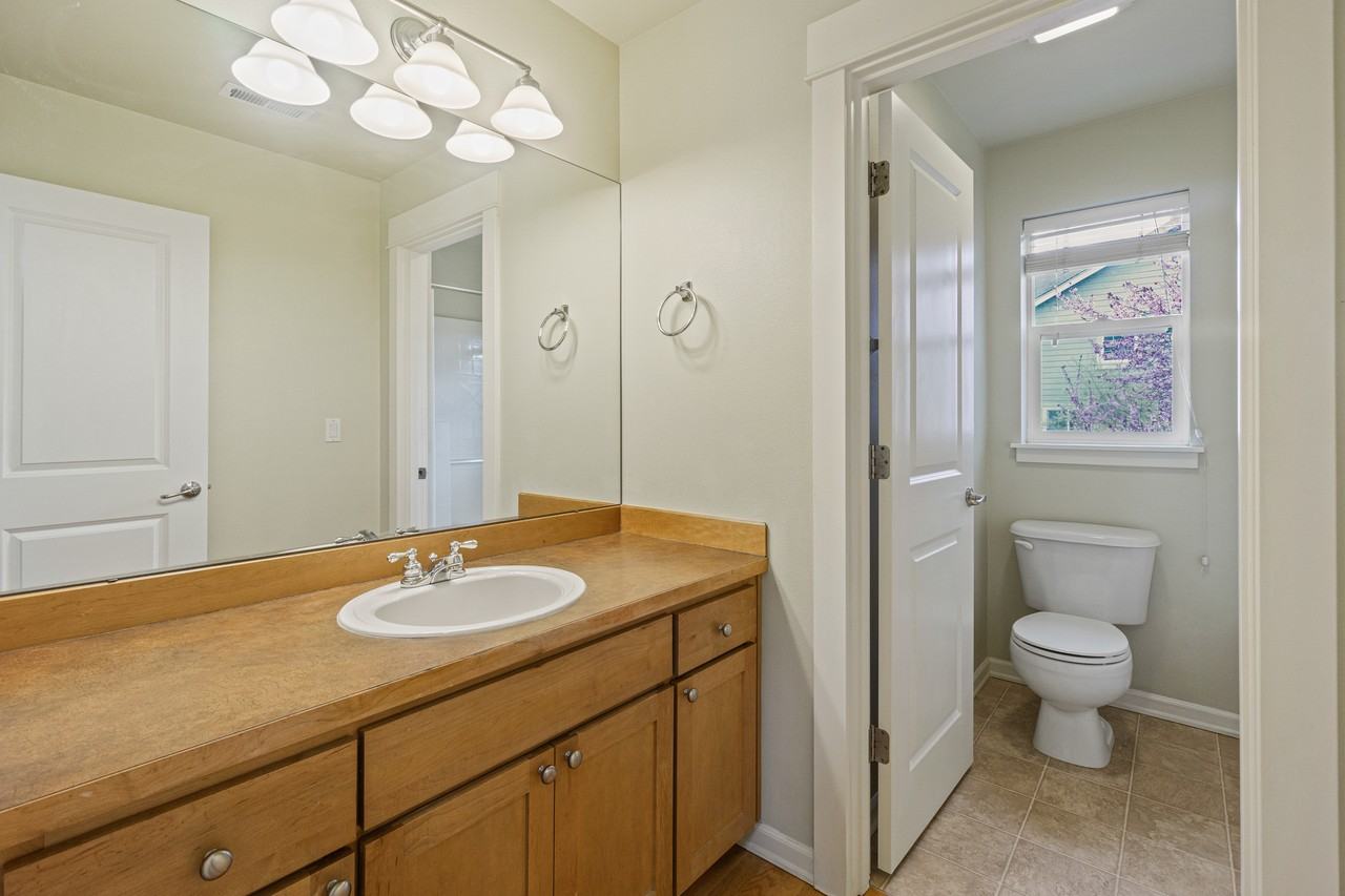 17212 Ne 117th Way #1 - Photo 7 of 35