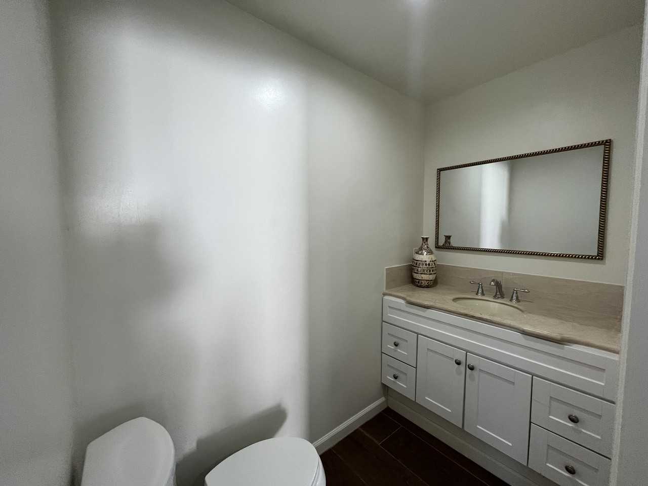 13836 Cohasset Street - Photo 4 of 18