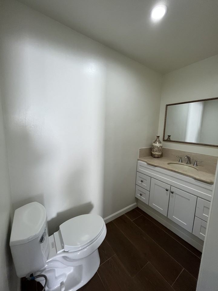 13836 Cohasset Street - Photo 6 of 18