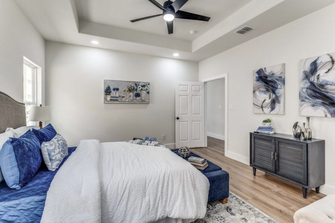 2601 Hutchinson Street - Photo 6 of 12